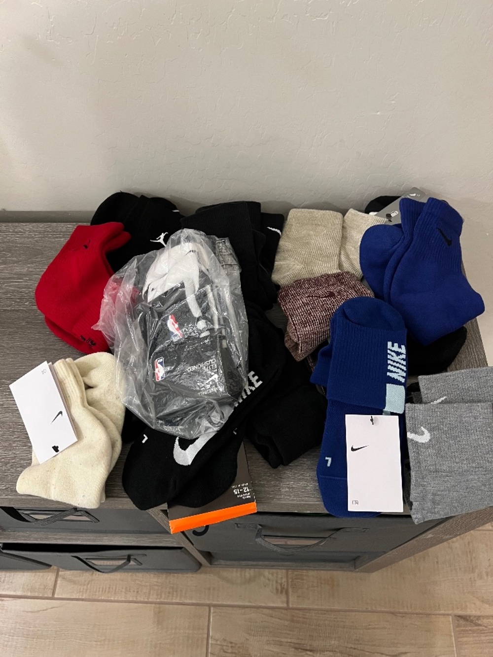 Mens Nike and Jordan socks (NEW) Size 12/15 (16 pairs)
